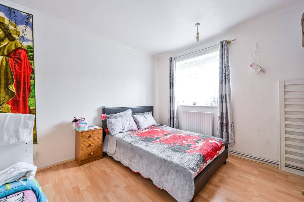 Property photo 2 of 6