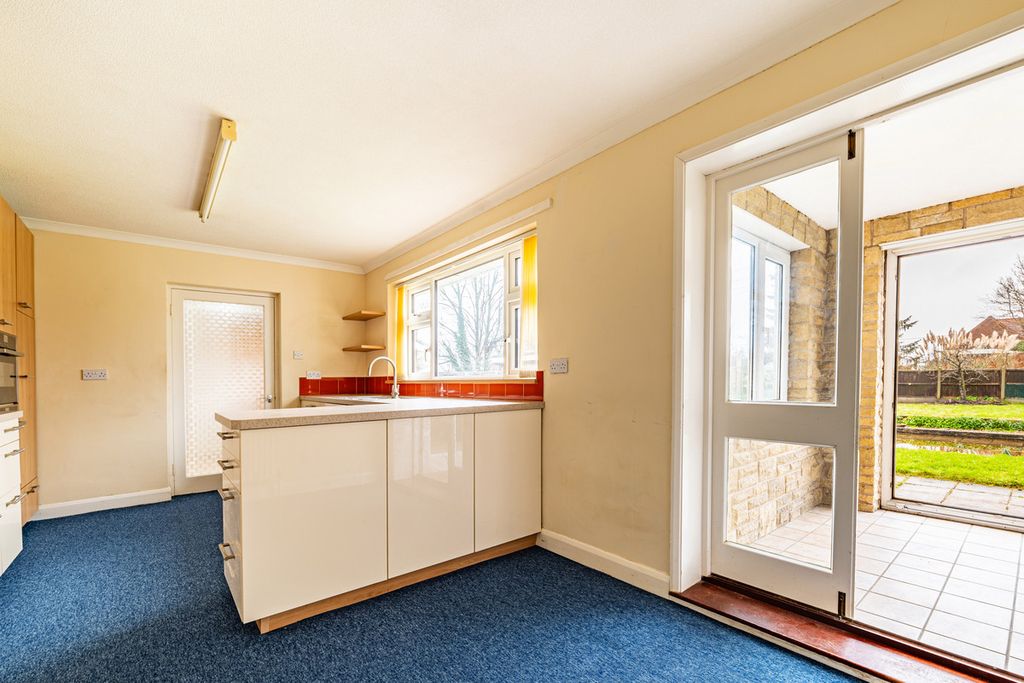 Property photo 2 of 22