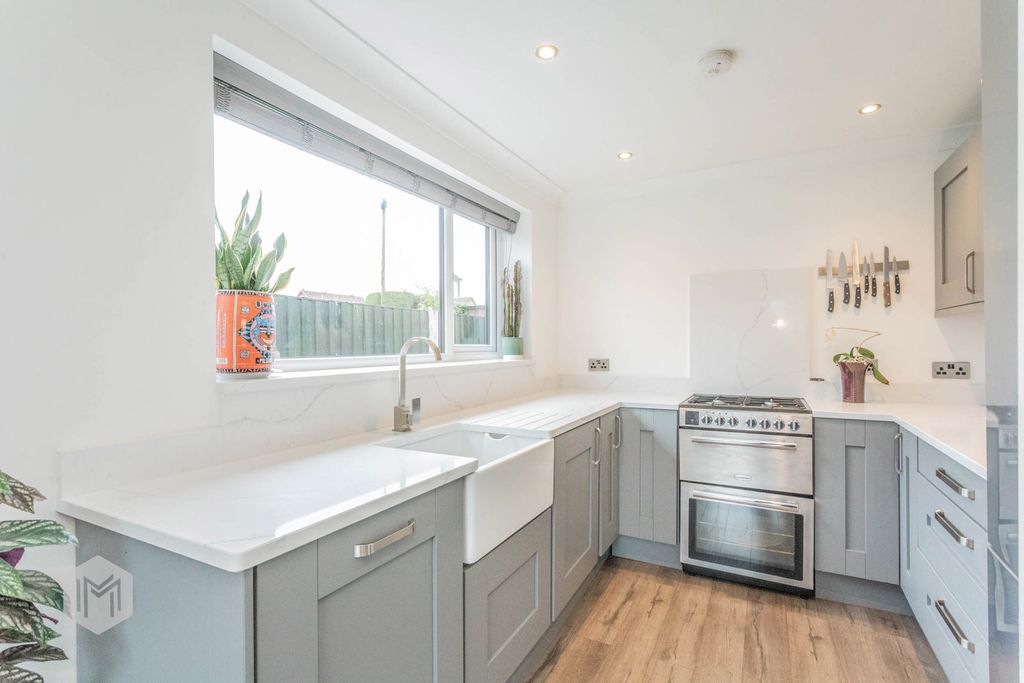 Property photo 2 of 26 Photograph