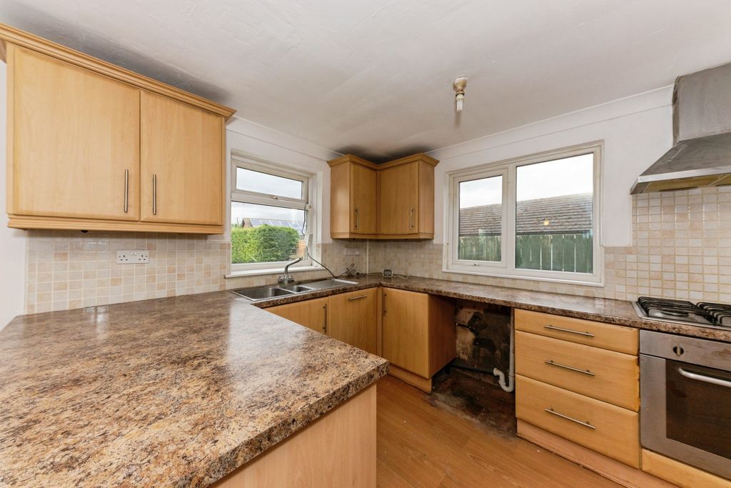 Property photo 3 of 15