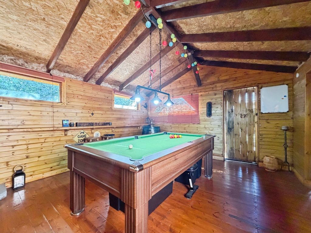 Property photo 2 of 35 Timber Outbuilding