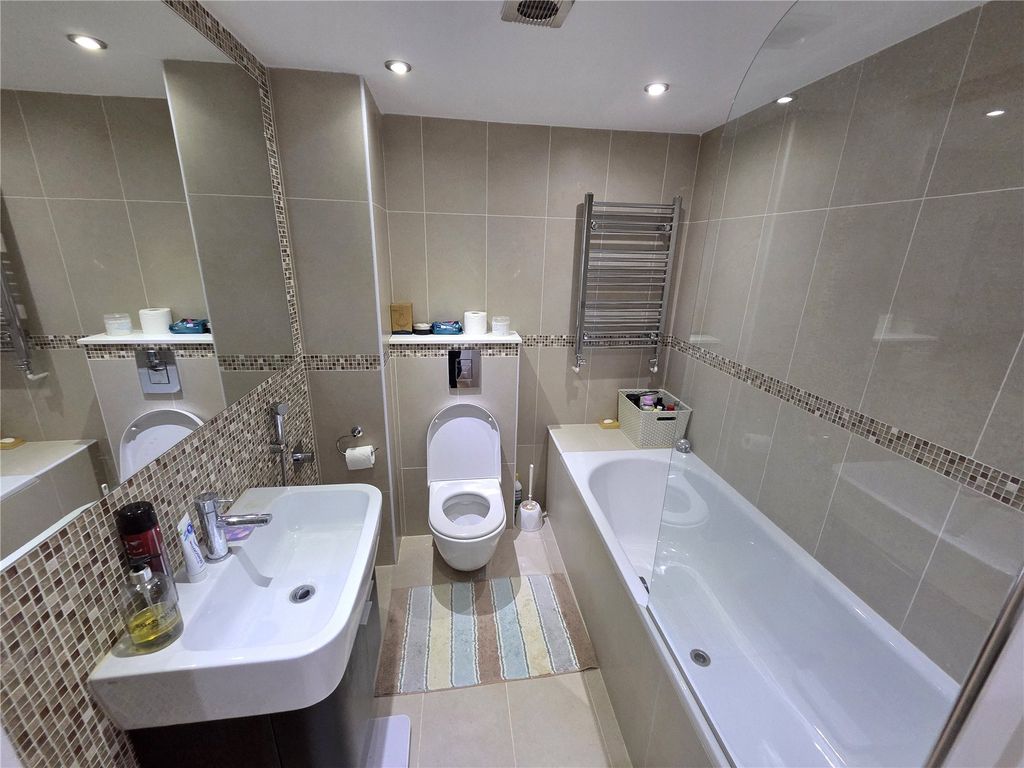 Property photo 3 of 4 Picture No. 05
