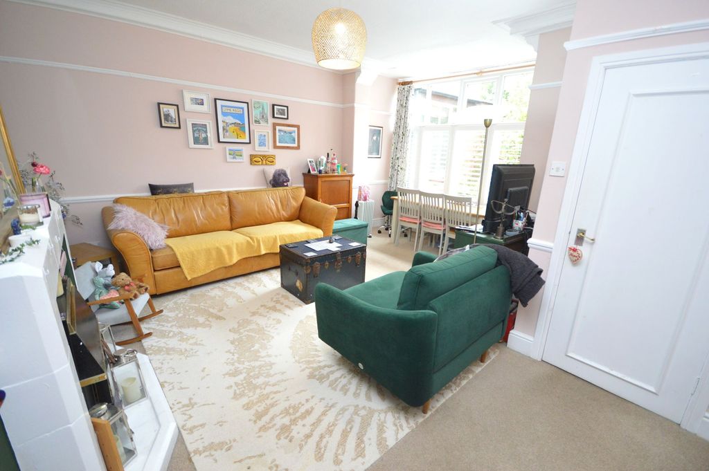 Property photo 2 of 30