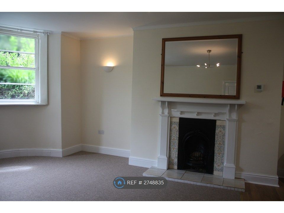 Property photo 3 of 14 Living Room