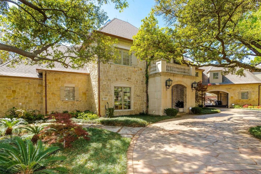 Property photo 1 of 31