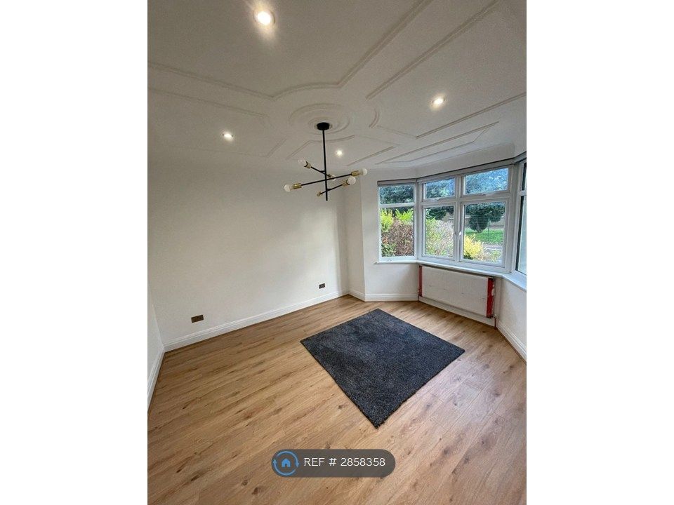 Property photo 3 of 19 Reception 1