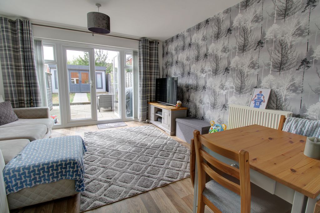 Property photo 2 of 10 A5