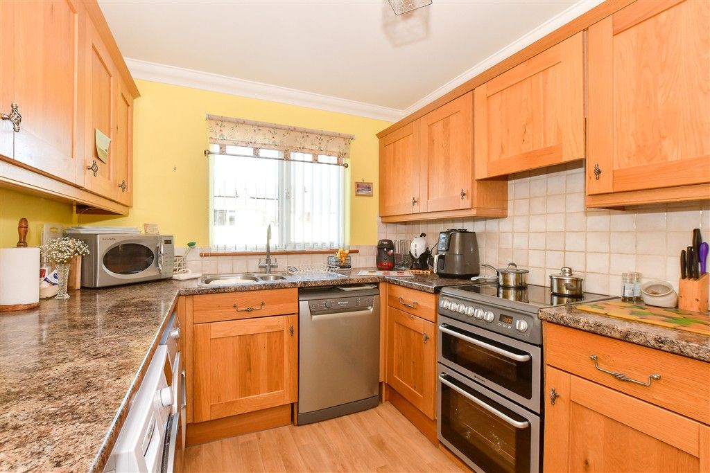 Property photo 3 of 13 Kitchen