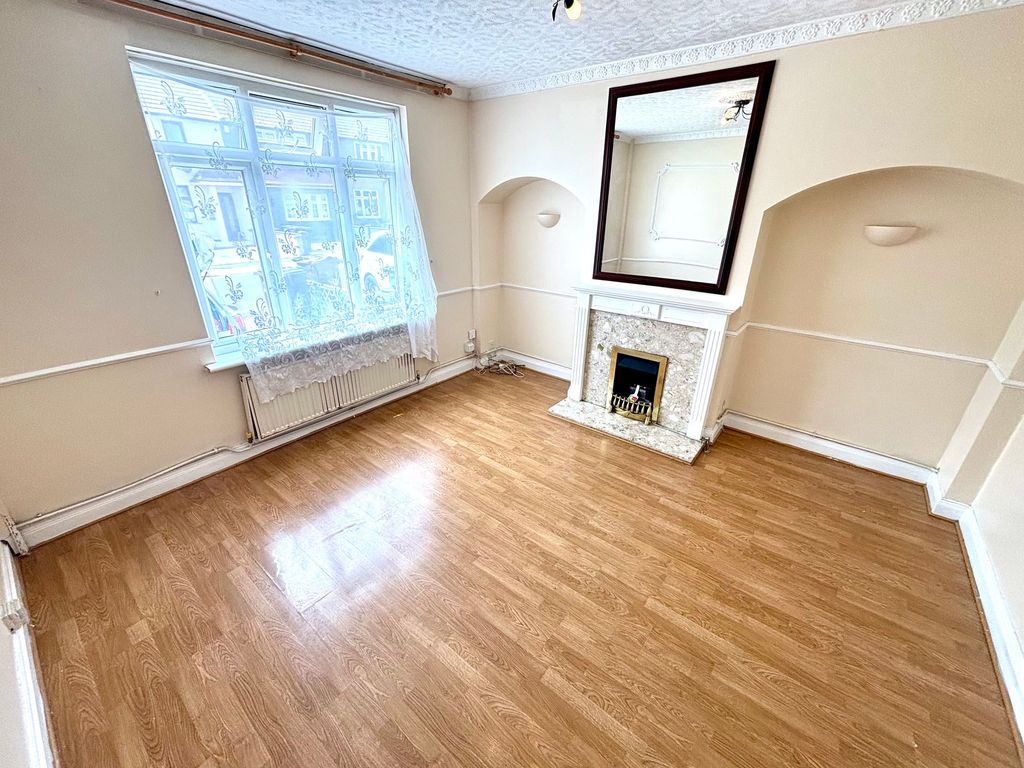 Property photo 2 of 19