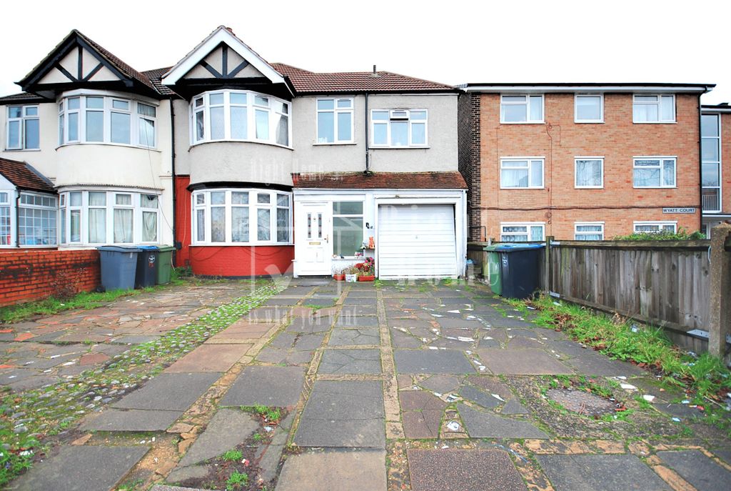 Property photo 1 of 1