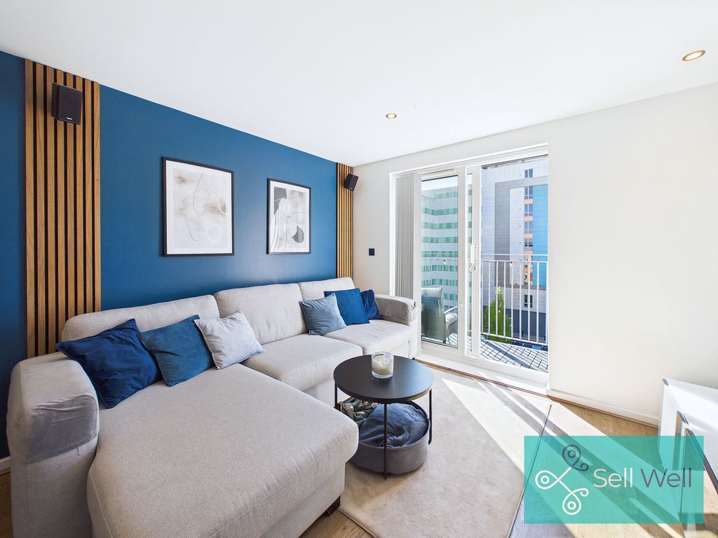 Property photo 3 of 21 Lounge