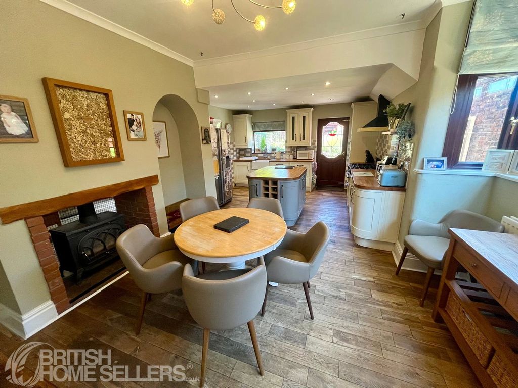 Property photo 3 of 22 Picture No. 02