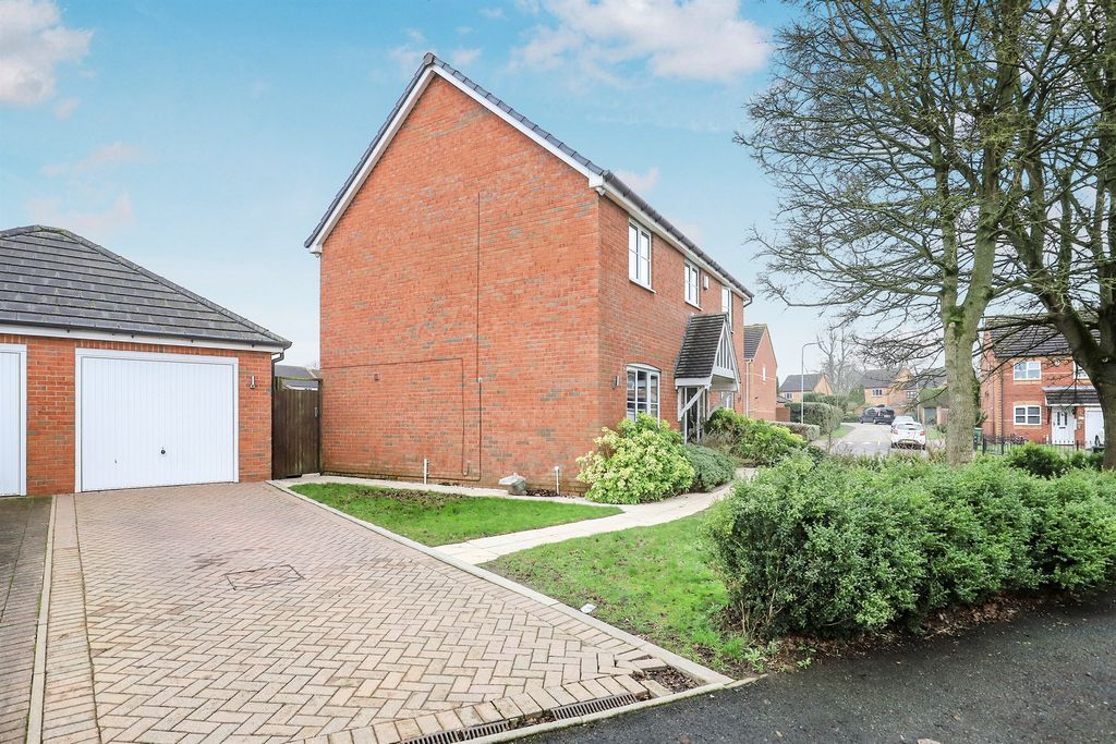 Property photo 2 of 20