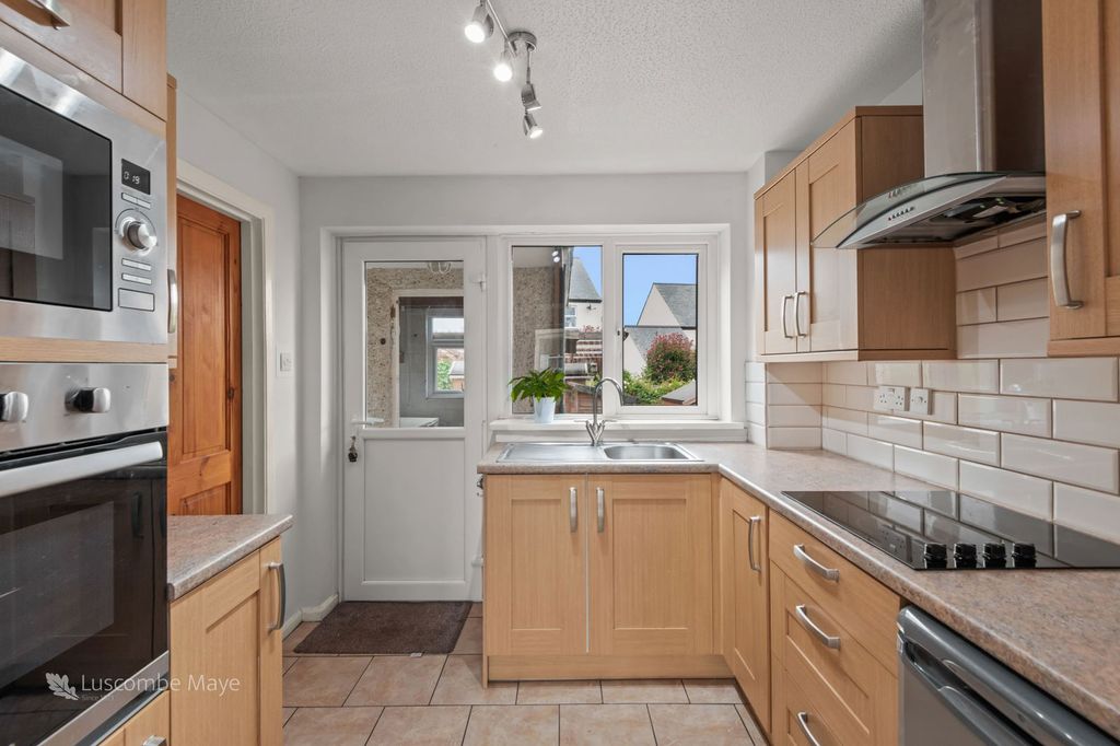 Property photo 3 of 13