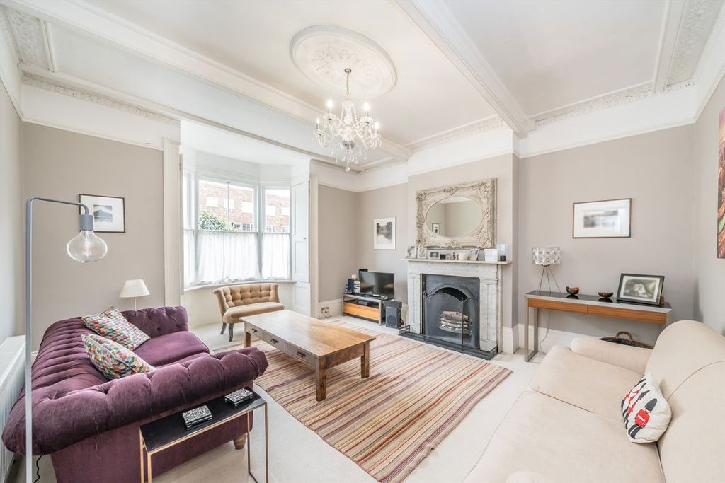 Property photo 2 of 10