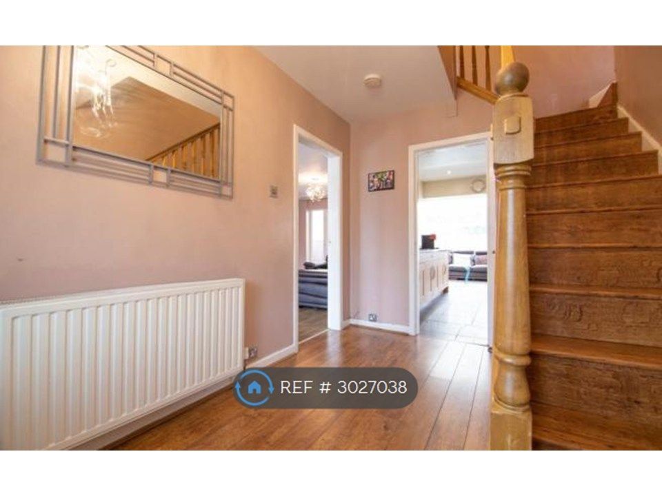 Property photo 2 of 28