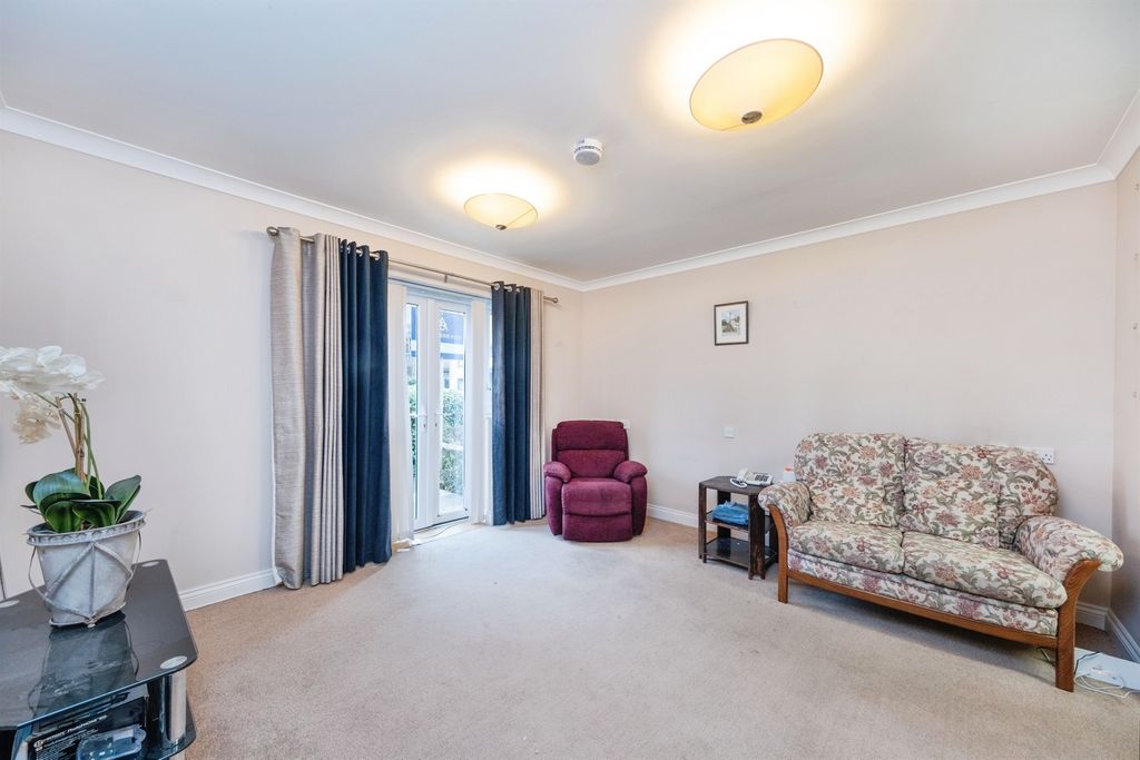 Property photo 3 of 11