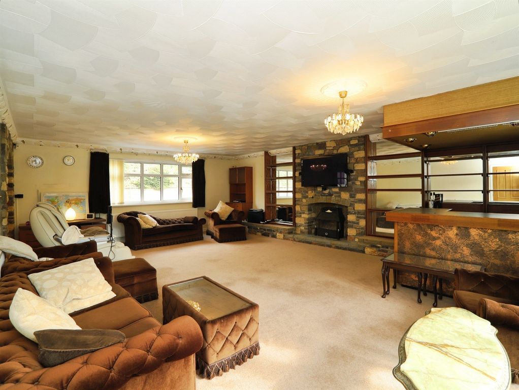 Property photo 2 of 25