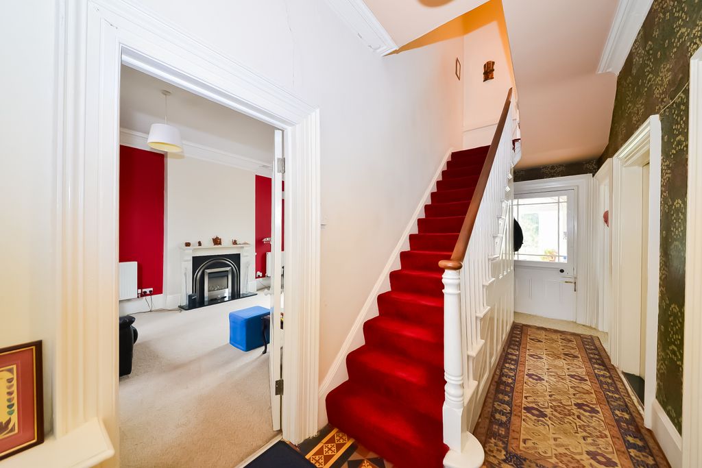 Property photo 2 of 29
