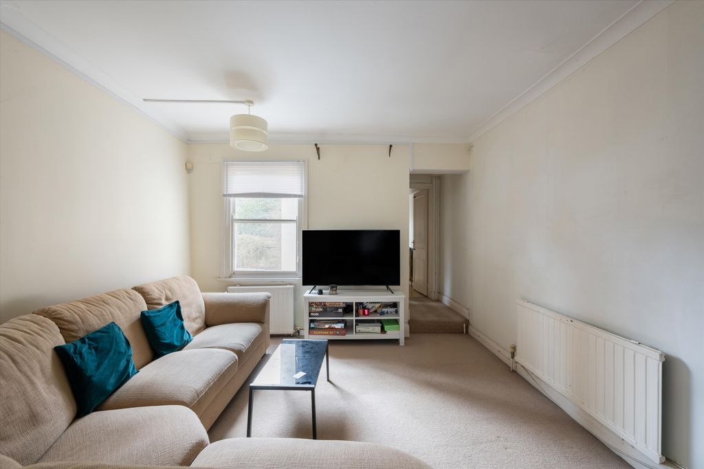 Property photo 3 of 11 Image