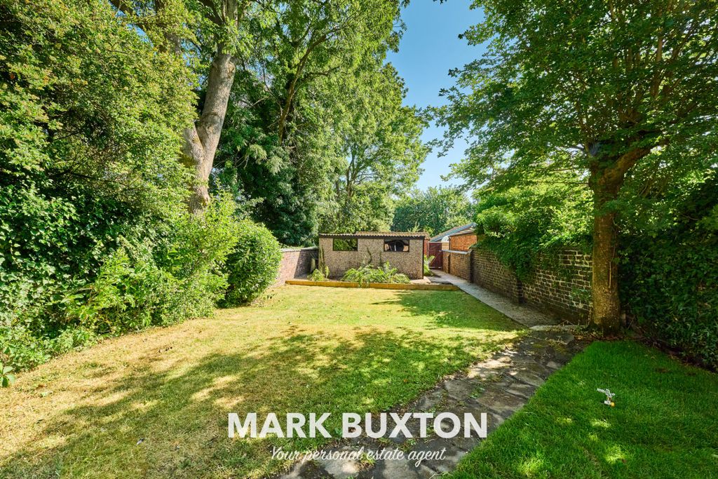 Property photo 2 of 33