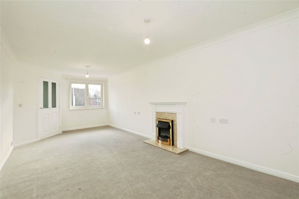 Property photo 2 of 14 Living Room