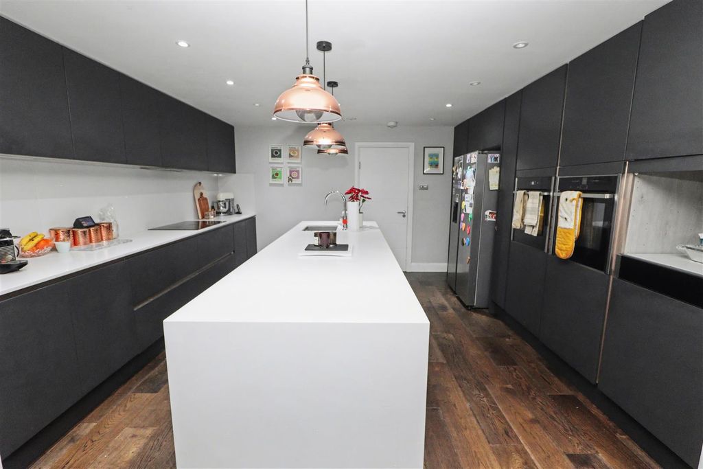 Property photo 2 of 27 Img_1876.Jpg