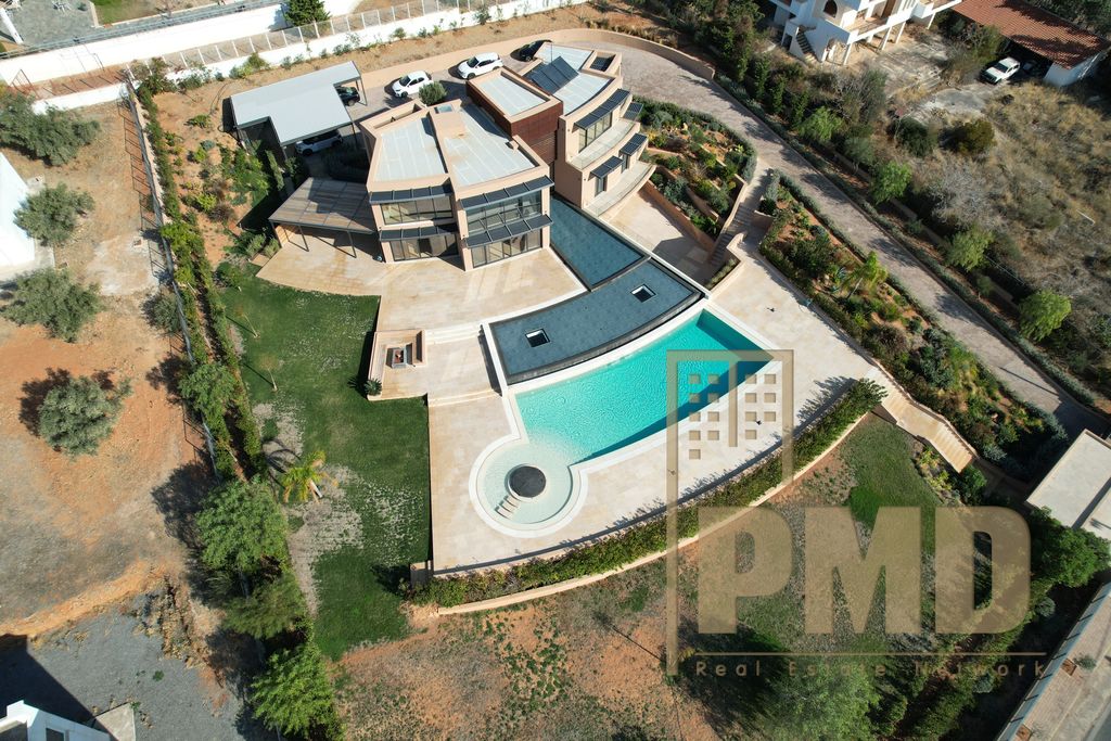 Property photo 2 of 30