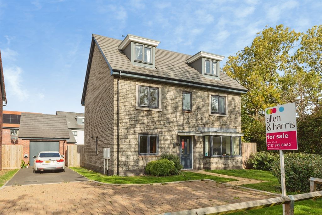 Property photo 1 of 13