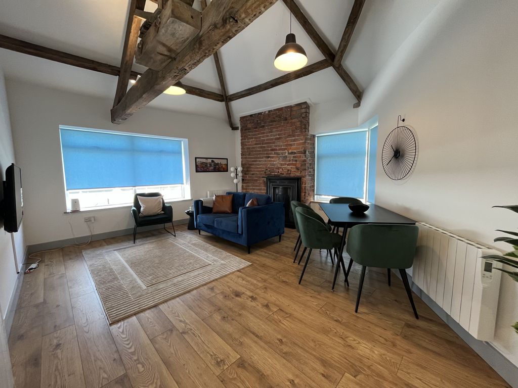 Property photo 2 of 10 Lounge