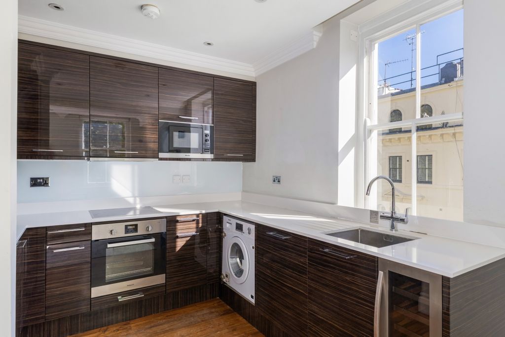 Property photo 2 of 24 98318_Flat 3 1 Ga...