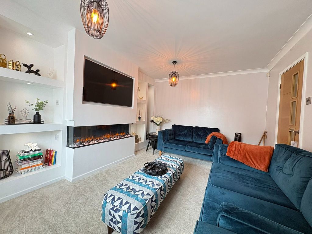 Property photo 2 of 39