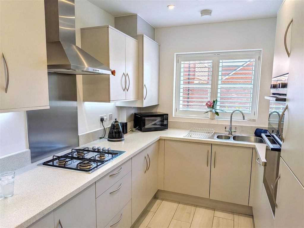Property photo 2 of 21 Kitchen 1 New.Jpg