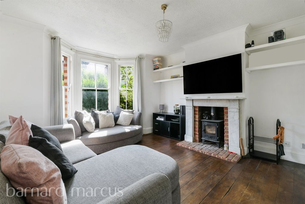Property photo 2 of 9