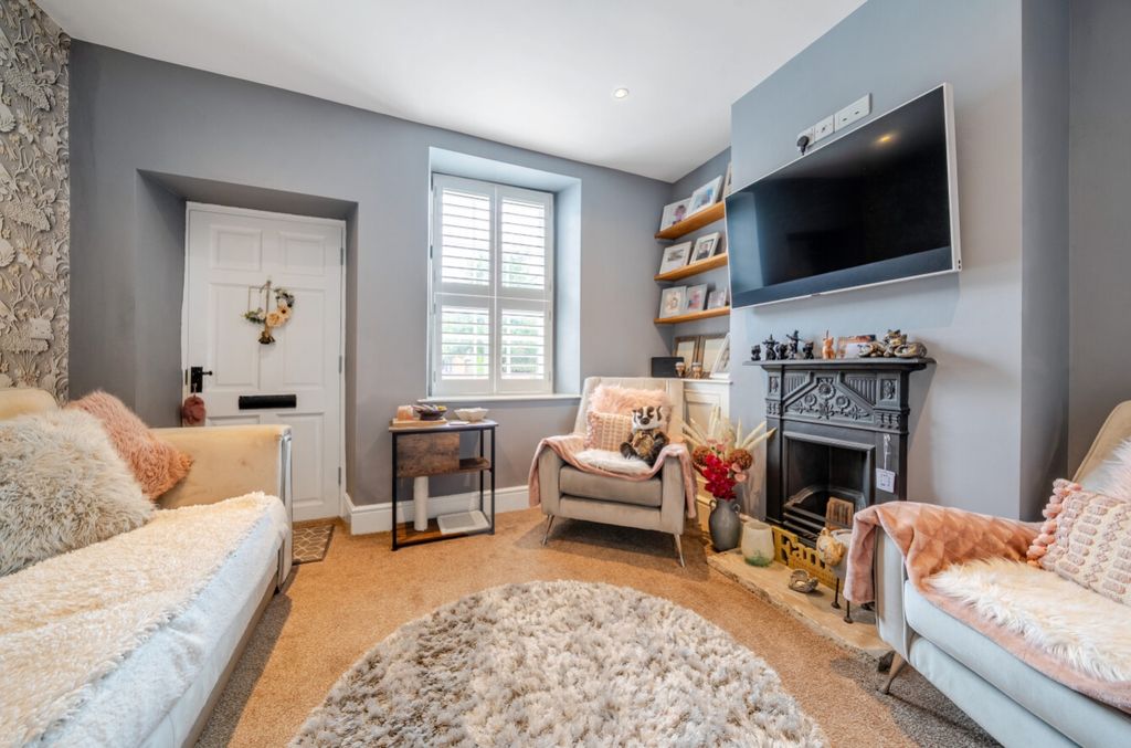 Property photo 2 of 22 1326496-23-6878d8F6125A6