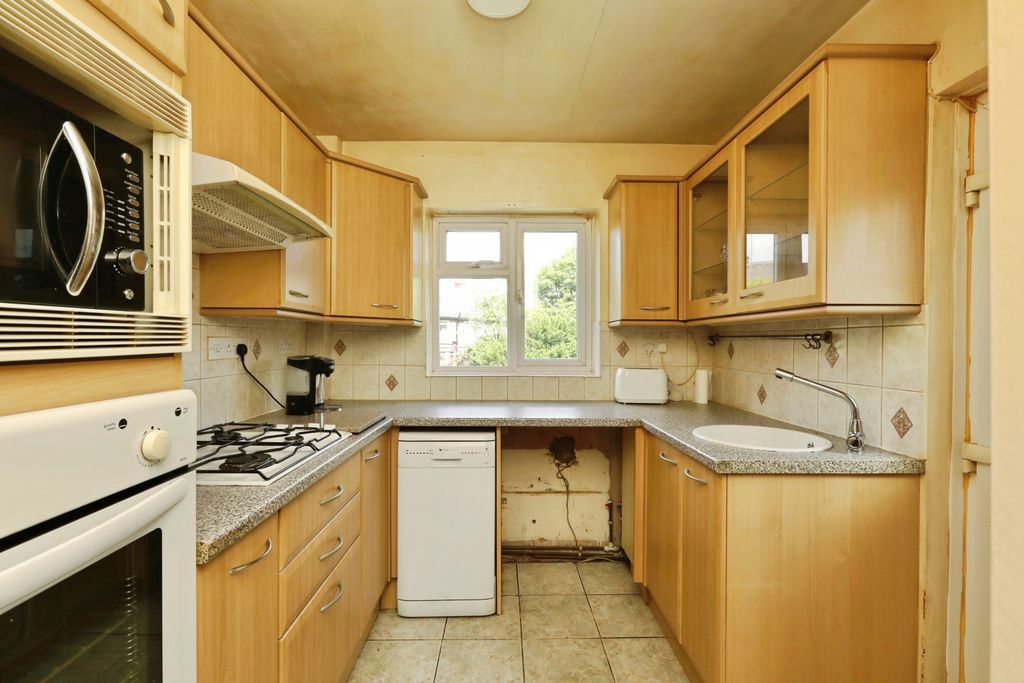 Property photo 3 of 15 Kitchen