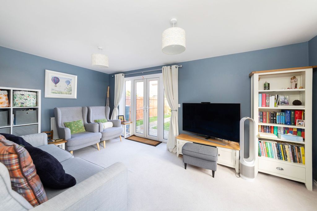 Property photo 2 of 21