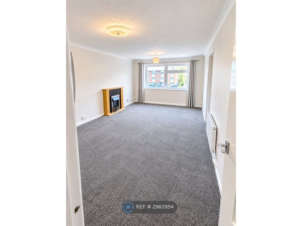 Property photo 1 of 11 Living Room Photo 1