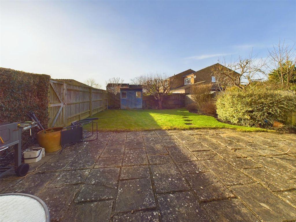 Property photo 3 of 11 Cam04907G0-Pr0042-Still010.Jpg