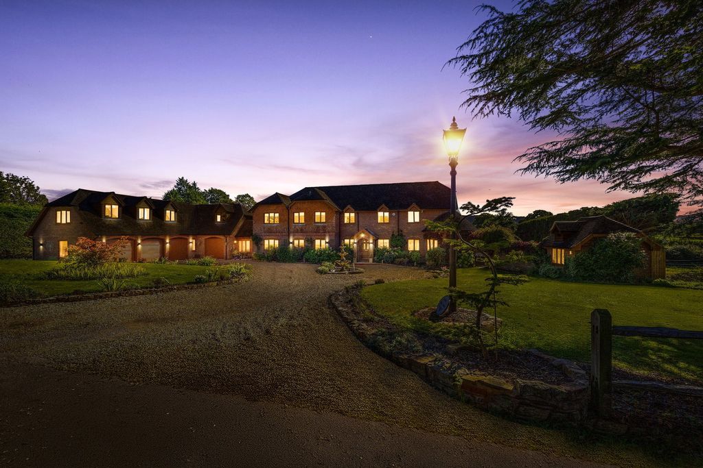 Property photo 2 of 41