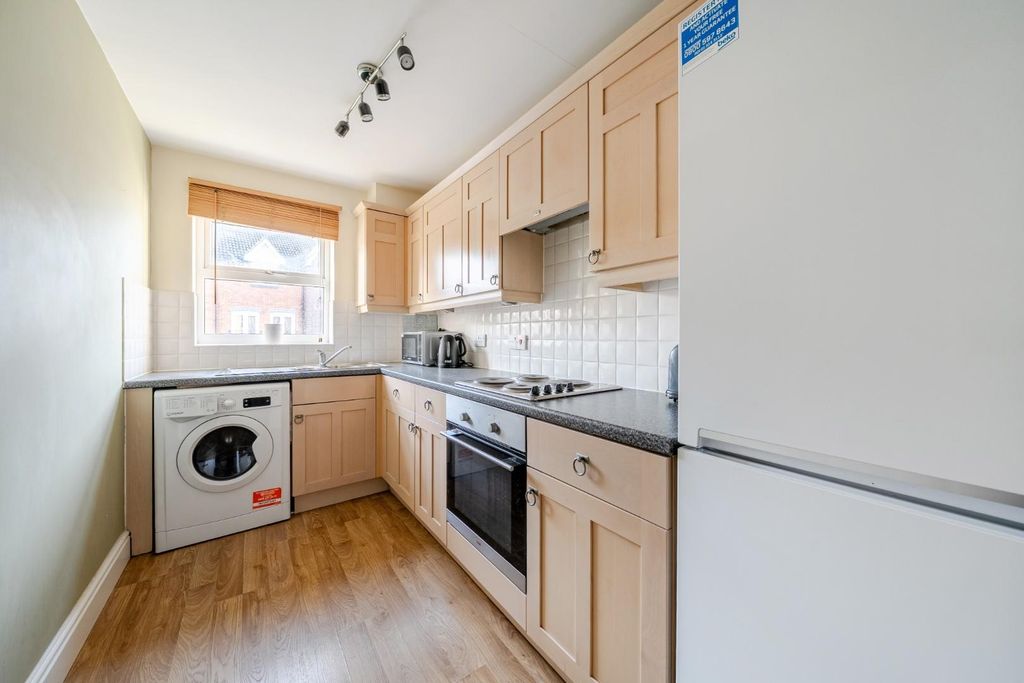 Property photo 3 of 15 1396086-9-695E4B52d2819.Jpg