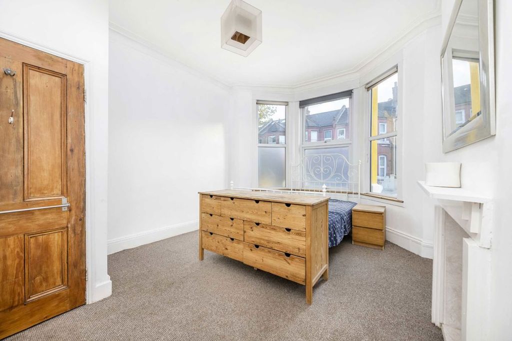 Property photo 3 of 6