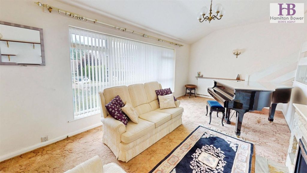 Property photo 2 of 14 57Af7Ab3-4-Chelsea-Mansions-08042026_202820.Jpg