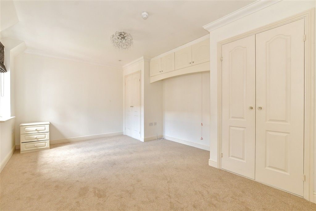 Property photo 3 of 11 Bedroom 1