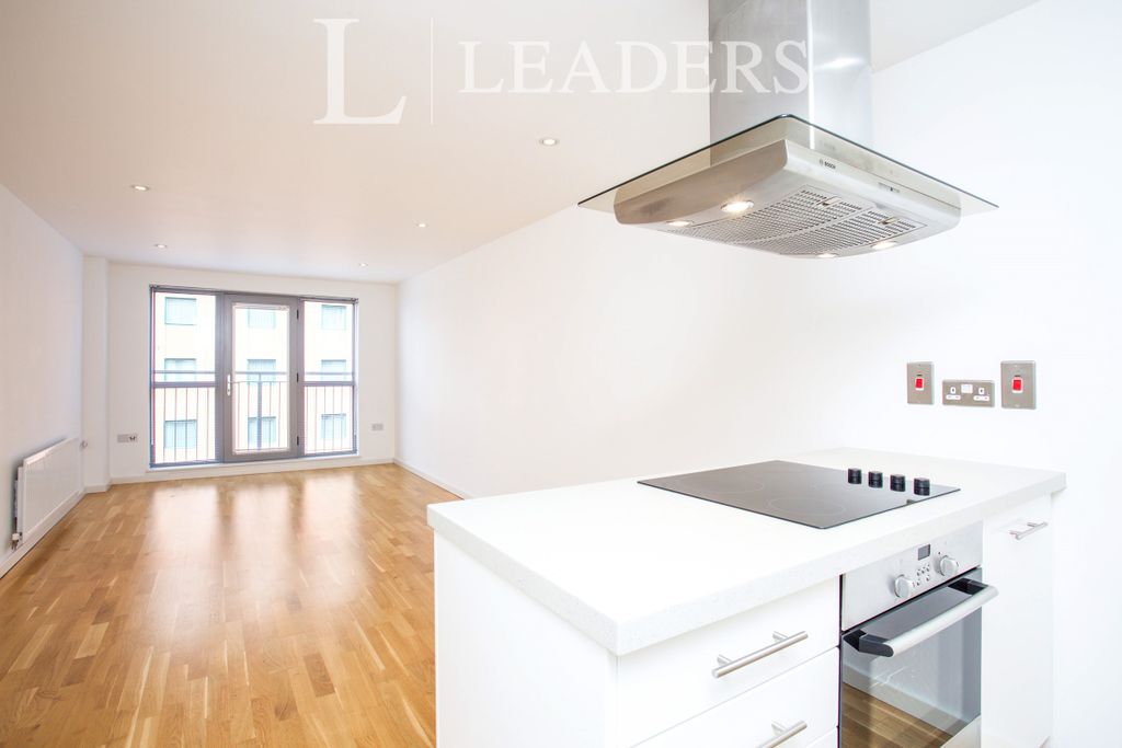 Property photo 2 of 11 c03B696d-4066-4764-9
