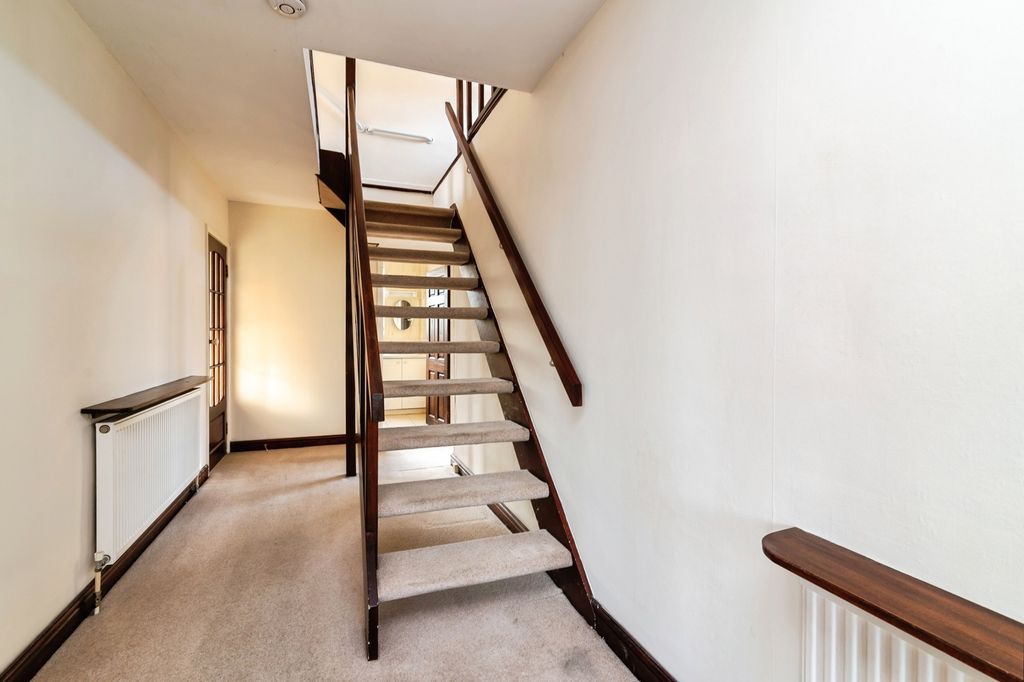 Property photo 3 of 23 Pbox-Img.Jpg