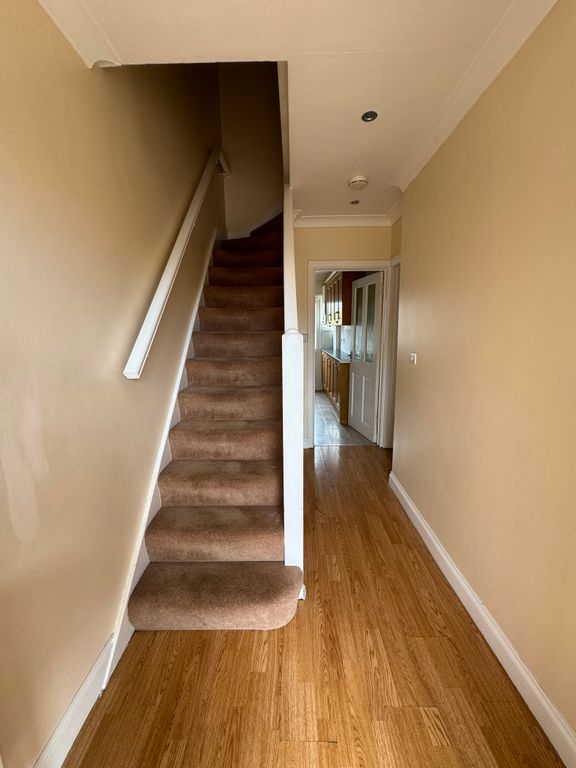 Property photo 1 of 11 Photo 13