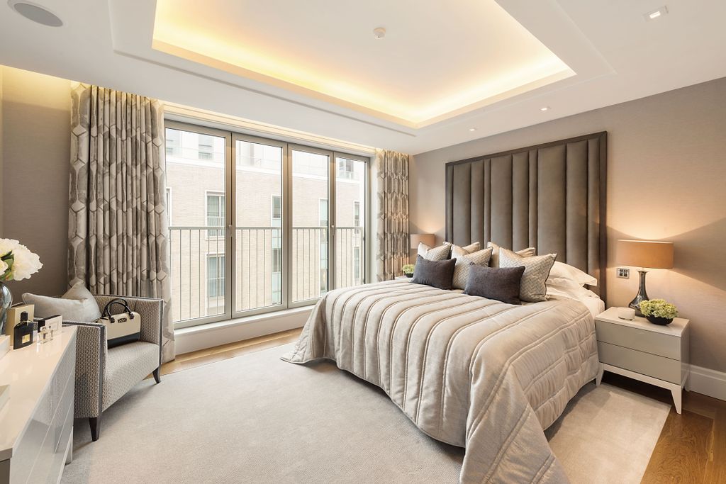 Property photo 1 of 14 Principal Bedroom