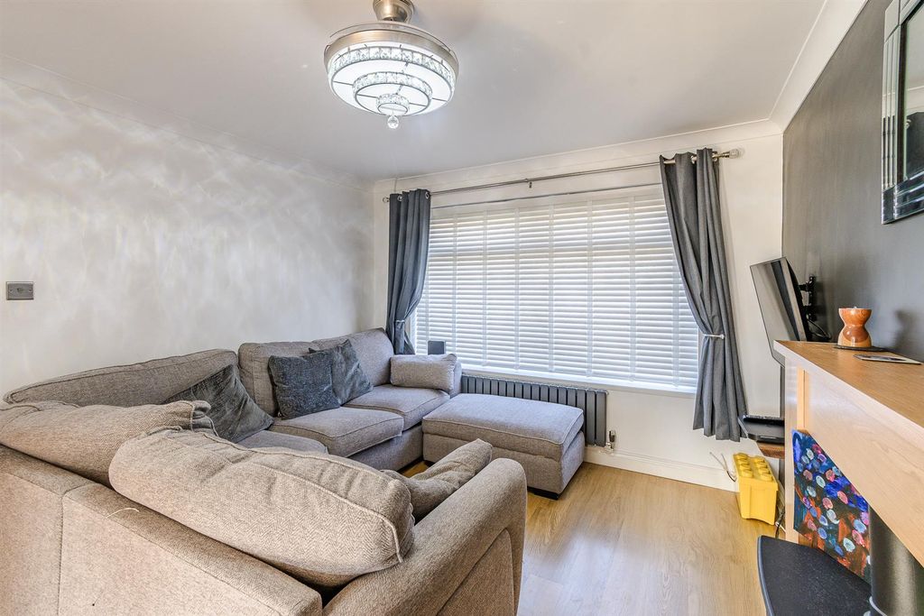 Property photo 2 of 20 Living Room