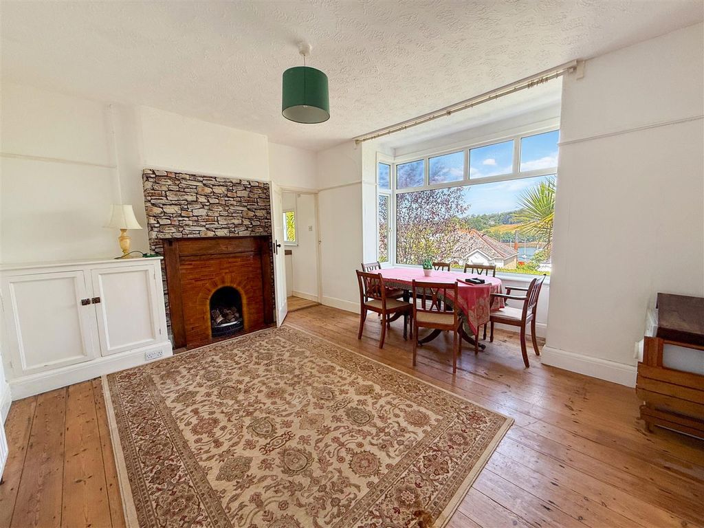 Property photo 3 of 26